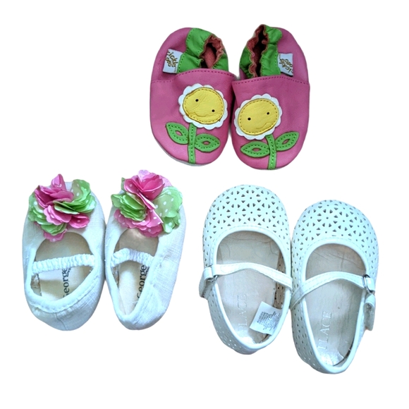 Bundle of 3 baby soft sole shoes - Picture 1 of 1